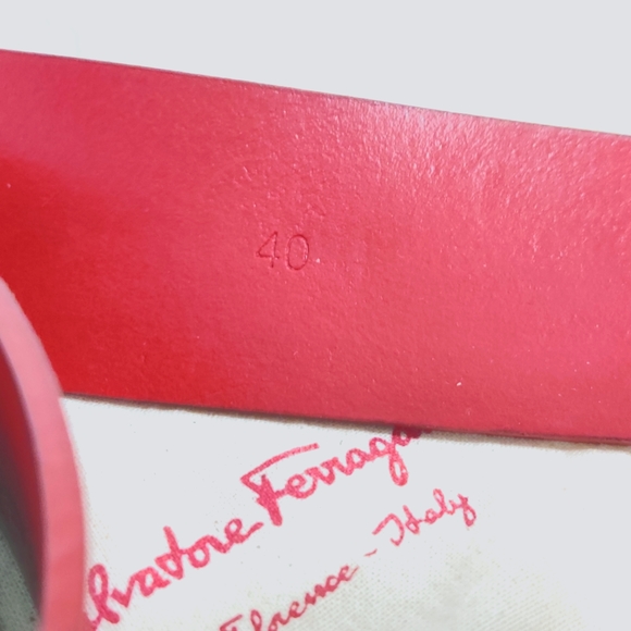 Salvatore Ferragamo Red/Gold size 40 belt. - Picture 3 of 3